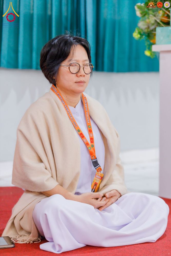 ภาพ No.284453:วันพุธที่ 17  ธันวาคม พ.ศ.2568  พิธีปลงผมนาคธรรมทายาท  โครงการบรรพชาสามเณรและบวชอุบาสิกาแก้ว  ณ วิทยาลัยศรีวิจายา (Sekolah Tinggi Agama Buddha Negeri Sriwijaya) เมืองตังเกอรัง จังหวัดบันเตน ประเทศอินโดนีเซีย