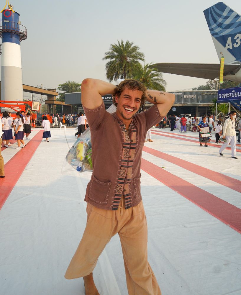 ภาพ No.321074:วันอาทิตย์ที่ ๑๒ เมษายน พ.ศ ๒๕๖๙ พิธีตักบาตรปี๋ใหม่เมืองพระภิกษุสงฆ์ ๓๓๙ รูป  อุทิศถวายพระราชกุศลสมเด็จพระนางสิริกิติ์  พระบรมราชินีนาถ พระบรมราชชนนีพันปีหลวง และฉลองเมืองแม่แตงครบรอบ ๑๑๙ ปี ณ ลานโรงแรมแอร์ไดมอนด์ อำเภอแม่แตง จังหวัดเชียงใหม่