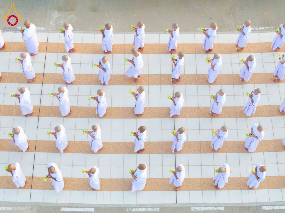 ภาพ No.319406:วันเสาร์ที่ 4 เมษายน พ.ศ.2569 พิธีขอขมา มอบผ้าไตร และถวายบาตรแด่นาคธรรมทายาท ในโครงการบรรพชาสามเณรฟื้นฟูพระพุทธศาสนาทั่วไทย โครงการหน่อแก้วเปรียญธรรม รุ่นที่ 14 โครงการสามเณรยุวธรรมทายาท รุ่นที่ 34 โครงการสามเณรมัชฌิมธรรมทายาท รุ่นที่ 30 ณ สภาธรรมกายสากล