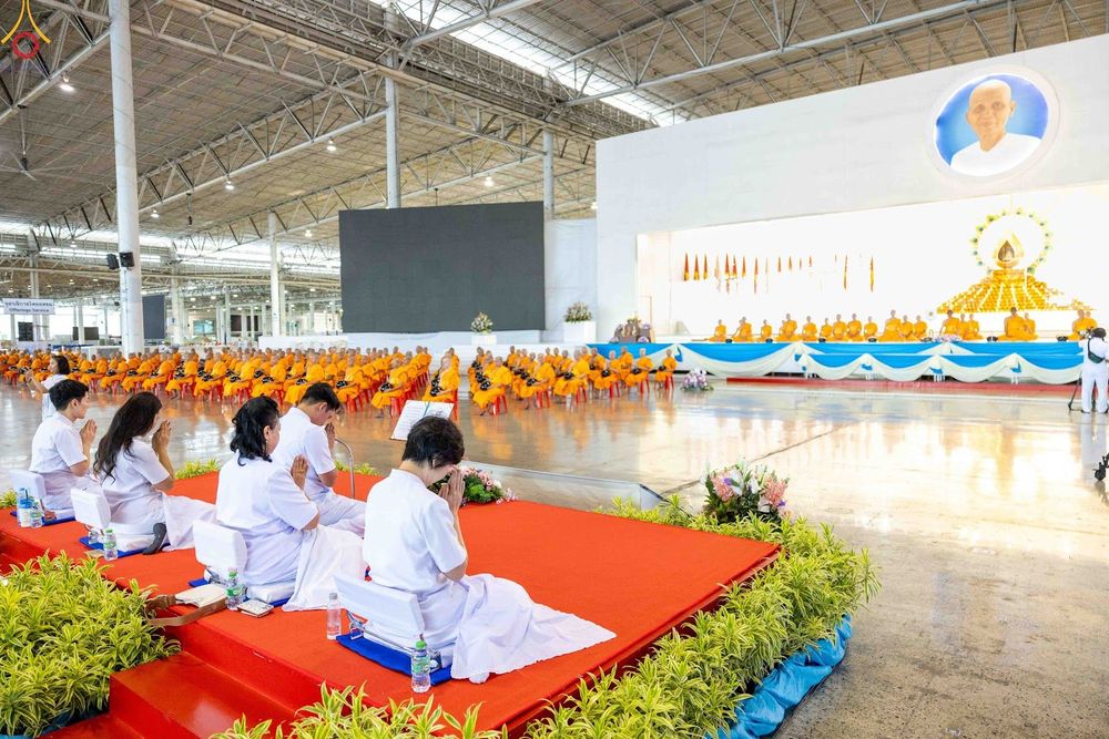 ภาพ No.345360:วันพฤหัสบดีที่ 27 สิงหาคม พ.ศ.2569 พิธีตักบาตรในวันธรรมชัย ณ สภาธรรมกายสากล วัดพระธรรมกาย ปทุมธานี