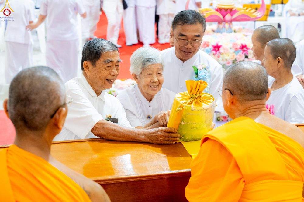 ภาพ No.336182:วันที่ 20 มิถุนายน พ.ศ.2569 พิธีทอดผ้าป่า ส่งเสริมงานพระพุทธศาสนา , พิธีเจริญพระพุทธมนต์เนื่องในวาระครบรอบ 14 ปี ธรรมอุทยานบ้านแป้ง อ.พรหมบุรี จ.สิงห์บุรี