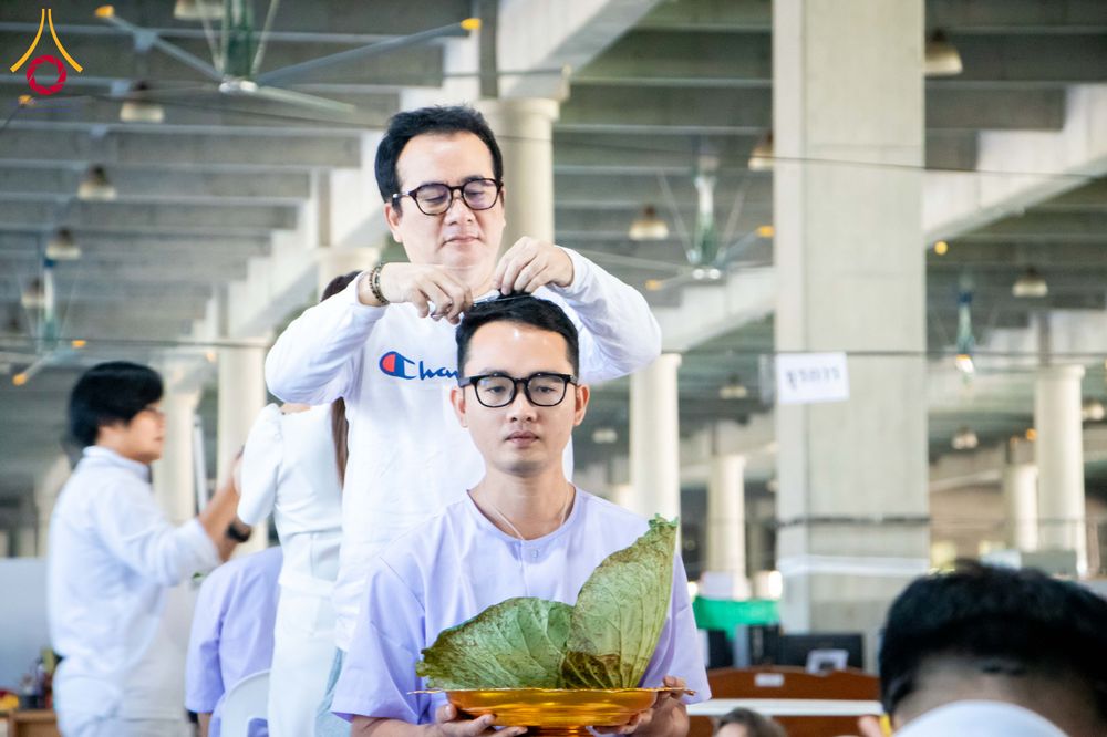 ภาพ No.293614:วันที่ 10 มกราคม พ.ศ. 2569 พิธีปลงผมธรรมทายาทบูชาธรรม 117  ปี คุณยายอาจารย์ฯ ณ วิหารคด วัดพระธรรมกาย ปทุมธานี