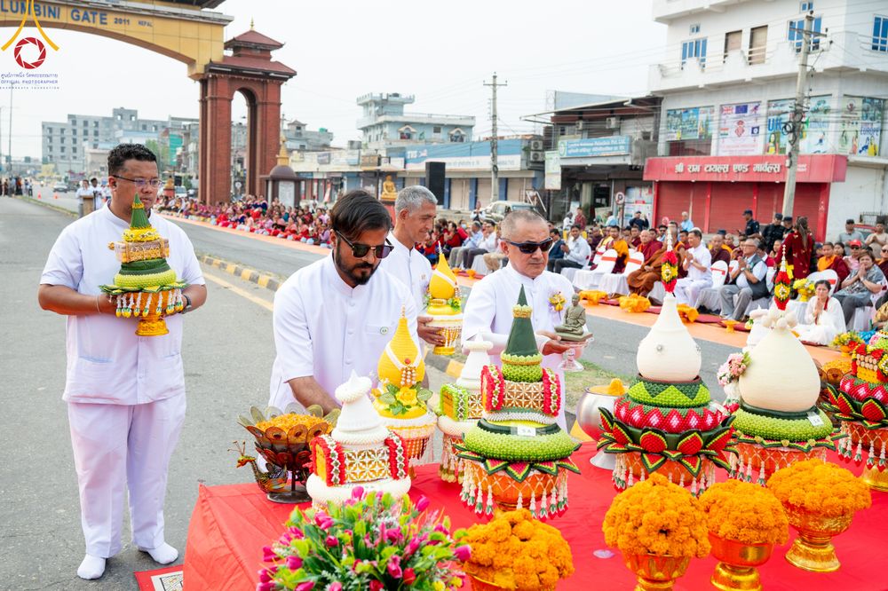 ภาพ No.317069:วันเสาร์ที่ 28 มีนาคม พ.ศ.2569 ธรรมยาตราจาริก ณ ซุ้มประตูลุมพินีเกต(Lumbini Gate) ประเทศเนปาล