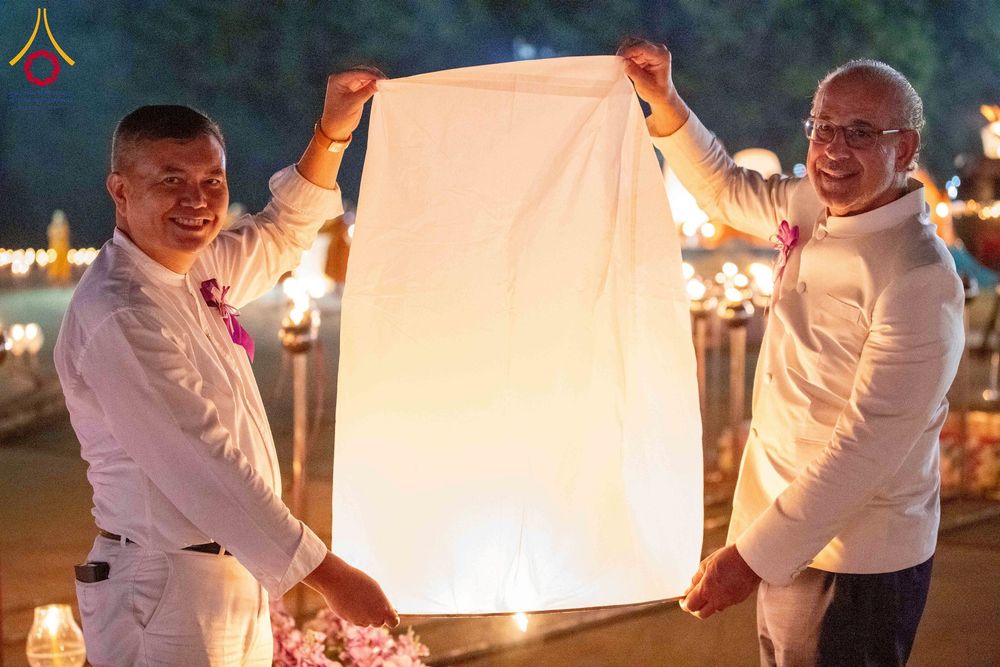 ภาพ No.266165:วันพุธที่ 5 พฤศจิกายน พ.ศ. 2568 (วันพระ ขึ้น 15 ค่ำ เดือน 12) พิธีจุดประทีปโคมลาน, โคมลอย และลอยกระทง ถวายประทีปเป็นพุทธบูชา สร้างความสว่างไสวให้กับแผ่นดินด้วยแสงธรรม ณ พุทธอุทยานนานาชาติ จังหวัดหนองคาย