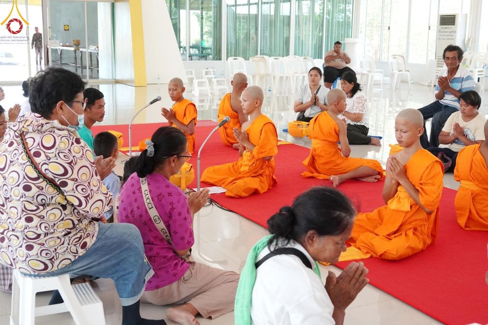 ภาพ No.134905:พิธีตัดปอยผม พิธีขอขมารับผ้าไตร พิธีบรรพชา และพิธีถวายบาตร ในโครงการบรรพชาสามเณร ฟื้นฟูพระพุทธศาสนาทั่วไทย  ณ ศูนย์ปฏิบัติธรรมและศูนย์อบรมเยาวชนเพชรบุรี ต.ท่าแลง อ.ท่ายาง จ.เพชรบุรี