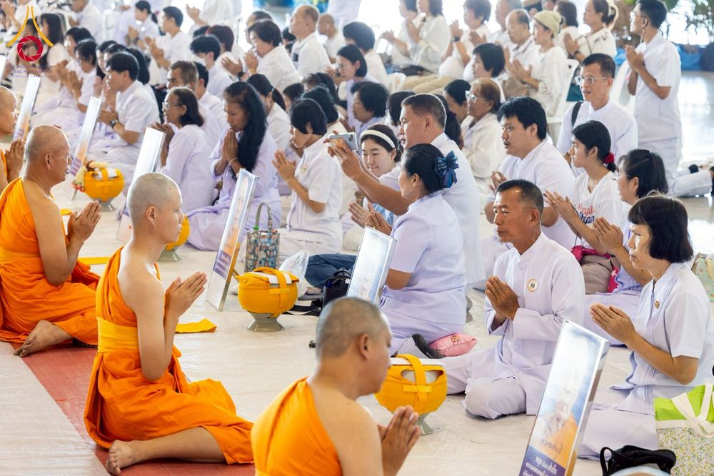 ภาพ No.277790:วันเสาร์ที่ 6 ธันวาคม พ.ศ. 2568 พิธีบรรพชาอุปสมบทและพิธีถวายบาตร โครงการอุปสมบทบูชาธรรมมหาปูชนียาจารย์ ประจำปี พ.ศ.2568 โครงการบวชพระนานาชาติ AEC และ WAB รุ่น CEO (นักบริหาร) รุ่นที่ 5 ณ มหาธรรมกายเจดีย์ วัดพระธรรมกาย