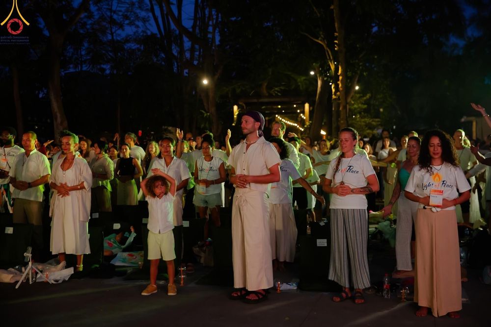 ภาพ No.156444:วัดพุทธบาหลีและวัดพระธรรมกาย จัดปฏิบัติธรรมนานาชาติ 1,151 คนจาก 78 ประเทศ ใน "วันสันติภาพสากล" ณ บาหลี อินโดนีเซีย วันเสาร์ที่ 21 กันยายน พ.ศ. 2567 เวลา 16.00-21.00 น. ณ พิพิธภัณฑ์ ARMA เมืองอูบุด จังหวัดบาหลี ประเทศอินโดนีเซีย