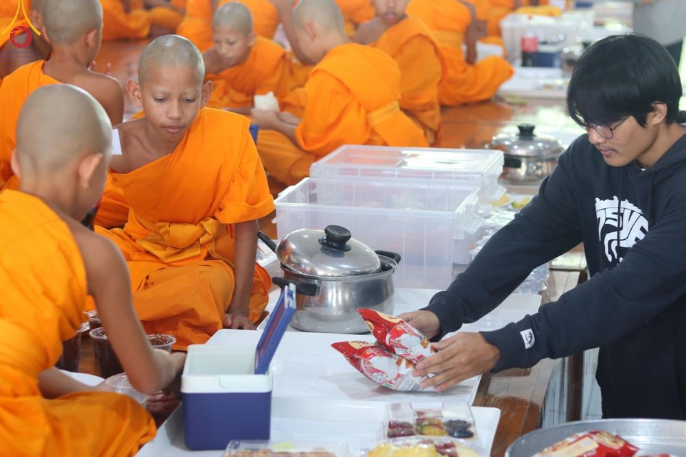ภาพ No.177434:พิธีถวายภัตตาหารเมนูสวรรค์ และพิธีบุพเปตพลี ครั้งที่ 158 ร่วมอุทิศบุญแด่หมู่ญาติที่ล่วงลับไปแล้ว และสืบทอดอายุพระพุทธศาสนา ณ วัดพระธรรมกาย วันที่ 30 พฤศจิกายน พ.ศ.2567 (วันพระ แรม 15 ค่ำ เดือน 12)