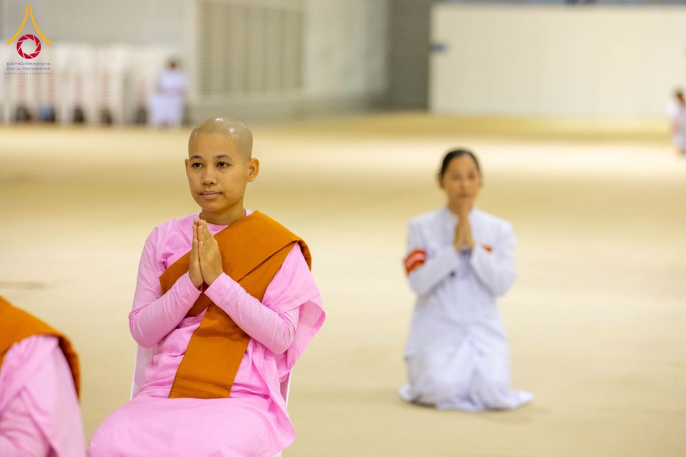 ภาพ No.325637:วันที่ 26 เมษายน พ.ศ.2569 กิจกรรมงานบุญวันอาทิตย์ สาธุชนปฏิบัติธรรมร่วมกัน ณ ห้องแก้วสารพัด 1 วัดพระธรรมกาย ปทุมธานี