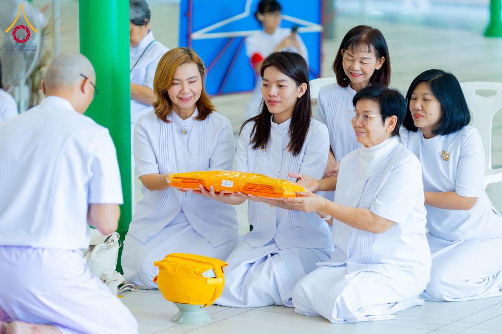 ภาพ No.286555:วันเสาร์ที่ 12 กรกฏาคม พ.ศ.2568 พิธีบรรพชาอุปสมบท  โครงการบรรพชาอุปสมบทหมู่ ธรรมทายาทนานาชาติ(ภาคภาษาจีน), โครงการบรรพชาสามเณร โรงเรียนนานาชาติ รุ่นที 14