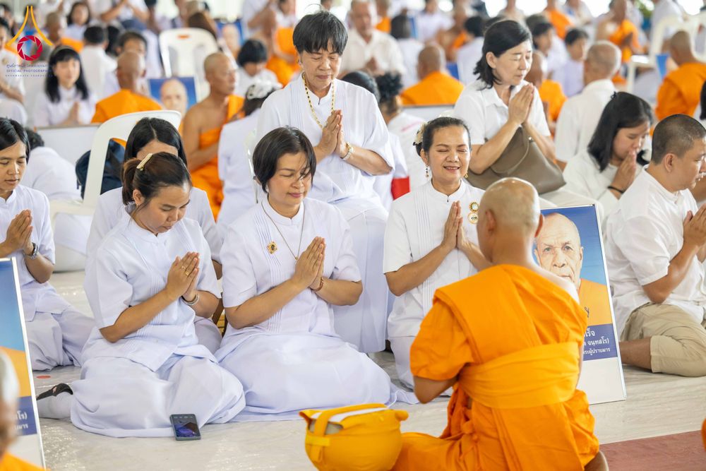 ภาพ No.321440:วันเสาร์ที่ 11 เมษายน พ.ศ.2569 พิธีขอบรรพชา พิธีขอสรณคมณ์และศีล, พิธีถวายบาตร พิธีอุปสมบท โครงการอุปสมบทหมู่ บูชาธรรมหลวงพ่อธัมมชโย พ.ศ.2569 โครงการอุปสมบทหมู่ธรรมทายาท ระดับอุดมศึกษา รุ่น 53 (ภาคฤดูร้อน) ณ วัดพระธรรมกาย ปทุมธานี