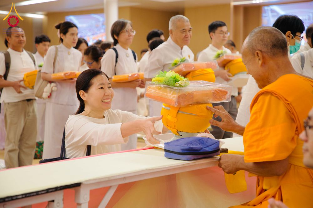 ภาพ No.313674:วันอาทิตย์ที่ 15 มีนาคม พ.ศ. 2569 พิธีร่วมบุญบรรพชาสามเณร 5000 รูป ณ ห้องแก้วสารพัดนึก 2 สภาธรรมกายสากล วัดพระธรรมกาย