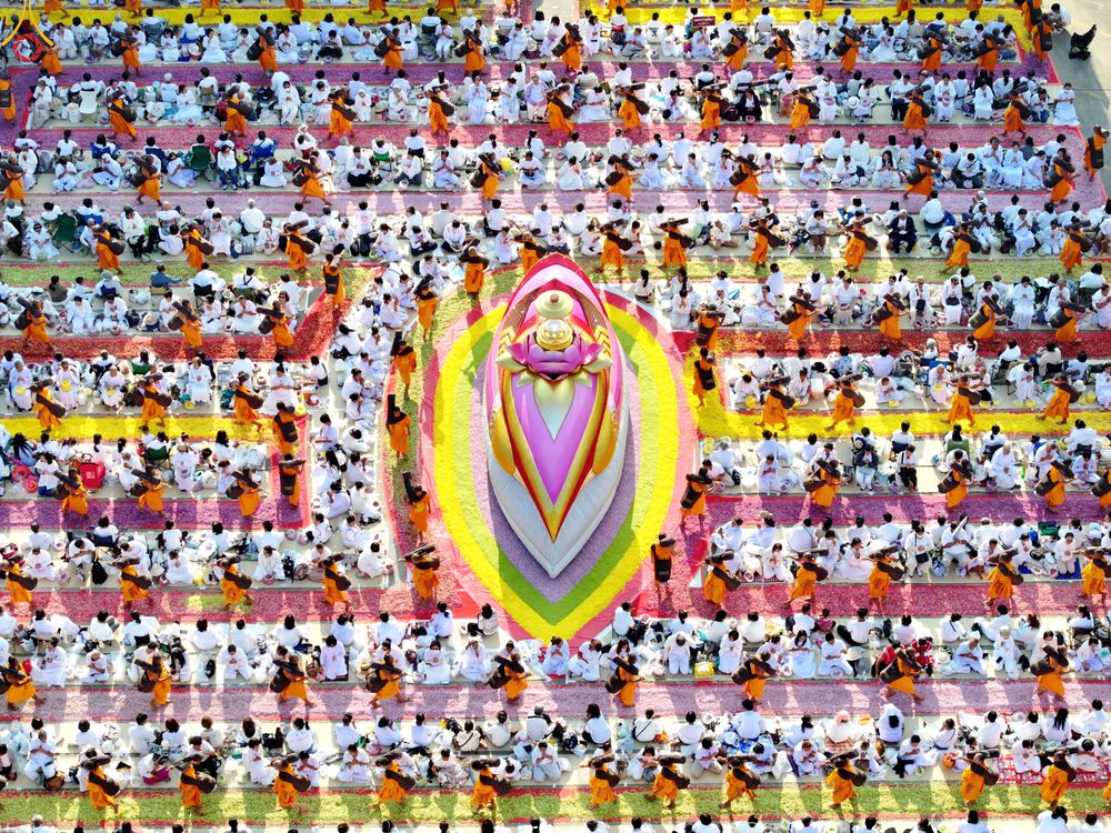 ภาพ No.295303:วันที่ 16 มกราคม พ.ศ. 2569 พิธีต้อนรับพระธรรมยาตรา อนุสรณ์สถานลำดับที่ 4 (ภาพชุดที่ 2) สถานที่เกิดด้วยกายธรรม ณ วัดโบสถ์บน ต.บางคูเวียง จ.นนทบุรี ในโครงการธรรมยาตรา กตัญญูบูชา มหาปูชนียาจารย์ พระมงคลเทพมุนี(สด จนฺทสโร) พระผู้ปราบมาร อนุสรณ์สถาน 7 แห่ง ปี