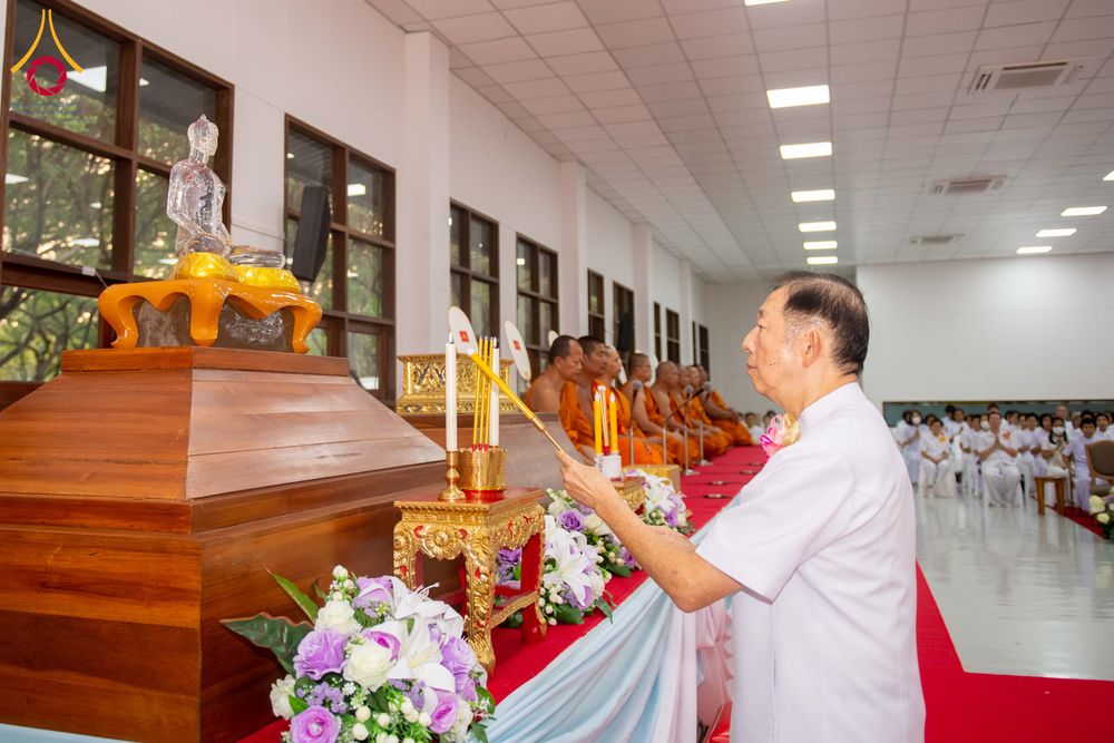 ภาพ No.316090:วันศุกร์ที่ 27 มีนาคม พ.ศ. 2569 พิธีบำเพ็ญกุศล คุณพ่อณรงค์ จินตมากุล  สิริอายุ 99 ปี 11 เดือน โยมบิดา พระครูปลัดรัตนวีรวัฒน์ (รังสฤษดิ์ อิทฺธิจินตโก) ที่ปรึกษาเจ้าคณะจังหวัดปทุมธานี เจ้าอาวาสวัดพระธรรมกาย  ณ ห้องปลูกศรัทธา 2 วัดพระธรรมกาย ปทุมธานี