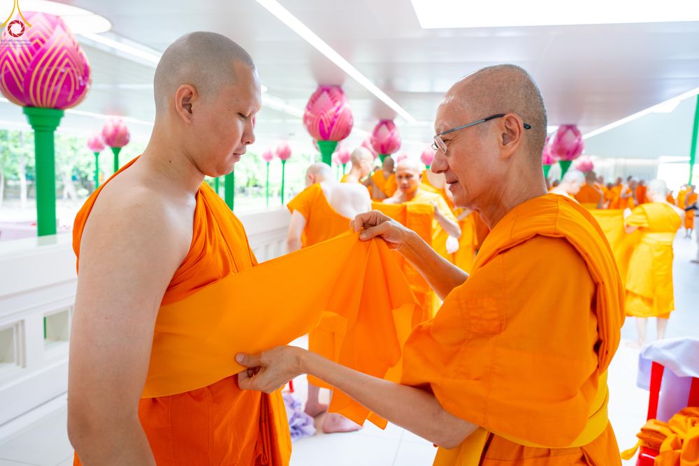 ภาพ No.335318:วันเสาร์ที่ 13 มิถุนายน พ.ศ.2569 พิธีขอบรรพชา , พิธีขอสรณคมน์และศีล , พิธีถวายบาตร , พิธีอุปสมบท โครงการอุปสมบทหมู่ผู้บริหาร รุ่นที่ 16 , โครงการอุปสมบทหมู่ธรรมทายาท  ระดับอุดมศึกษา รุ่นที่ 53 (ภาคฤดูฝน) ณ โบสถ์พระไตรปิฏก วัดพระธรรมกาย
