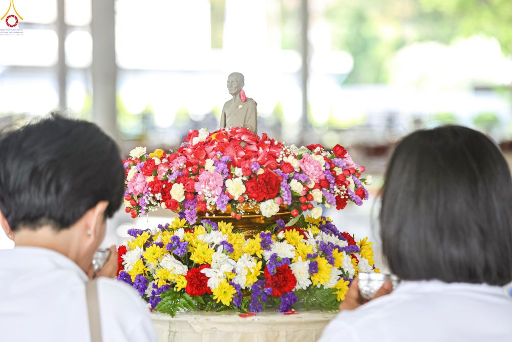 ภาพ No.322278:วันที่ 13 เมษายน พ.ศ.2569 สาธุชนสรงน้ำพระ เนื่องในวันสงกรานต์ ณ หอฉันคุณยายอาจารย์ วัดพระธรรมกาย