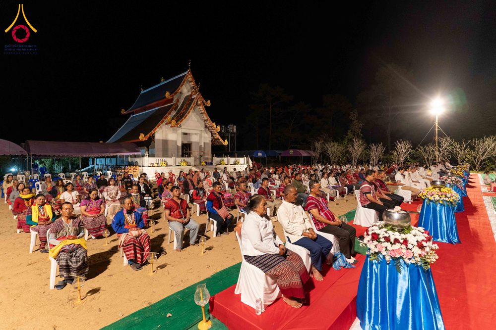 ภาพ No.309093:วันศุกร์ที่ 6 กุมภาพันธ์ พ.ศ.2569 พิธีจุดประทีปโคมลาน ปล่อยโคมลอยถวายเป็นพุทธบูชา  ณ ลานธรรมเจดีย์วัดทุ่งเจริญธรรม อ.อมก๋อย จ.เชียงใหม่