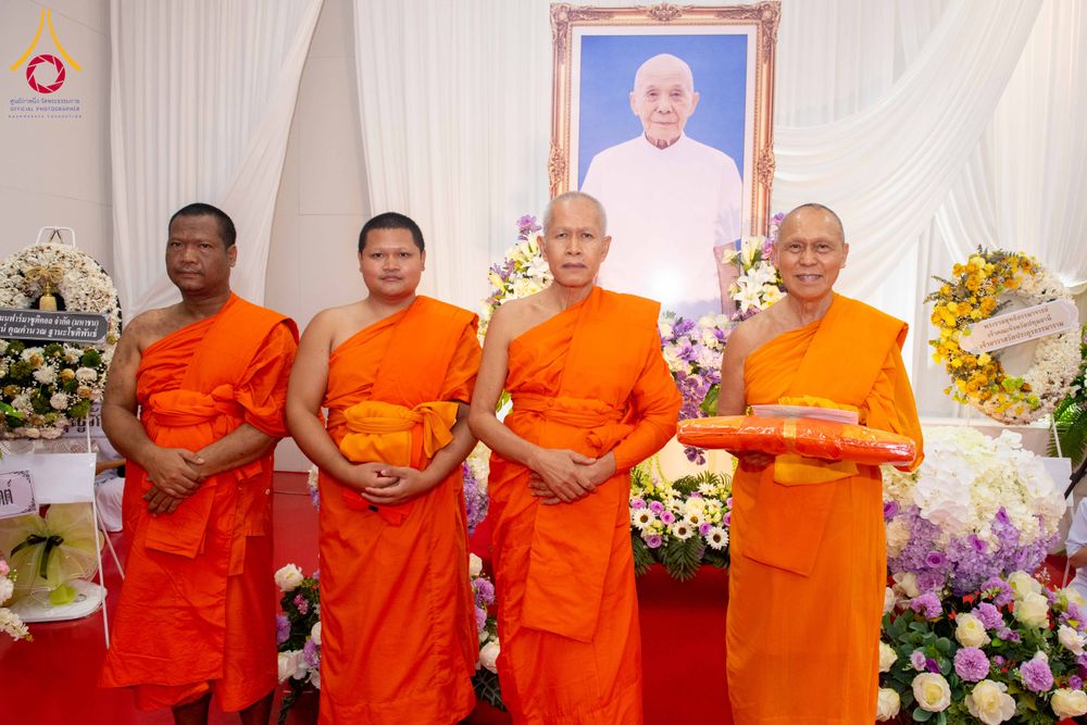 ภาพ No.316190:วันเสาร์ที่ 28 มีนาคม พ.ศ. 2569 พิธีบำเพ็ญกุศล คุณพ่อณรงค์ จินตมากุล  สิริอายุ 99 ปี 11 เดือน โยมบิดา พระครูปลัดรัตนวีรวัฒน์ (รังสฤษดิ์ อิทฺธิจินตโก) ที่ปรึกษาเจ้าคณะจังหวัดปทุมธานี เจ้าอาวาสวัดพระธรรมกาย  ณ ห้องปลูกศรัทธา 2 วัดพระธรรมกาย ปทุมธานี