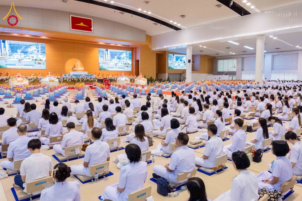 ภาพ No.318300:วันอาทิตย์ต้นเดือนที่ 5 เมษายน พ.ศ.2569 พิธีบูชาข้าวพระ ณ สภาธรรมกายสากล วัดพระธรรมกาย