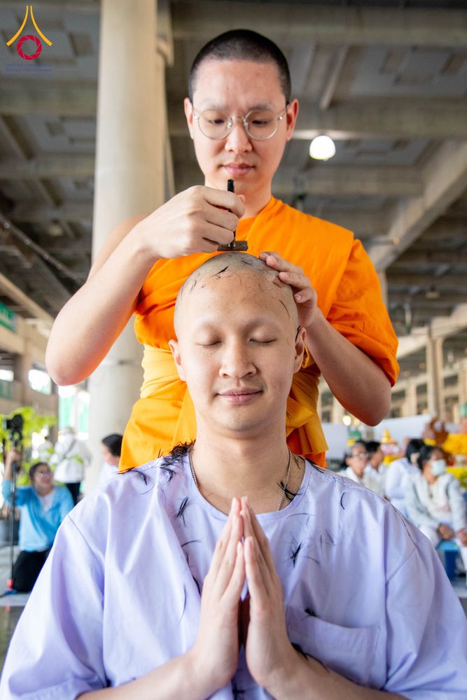 ภาพ No.293655:วันที่ 10 มกราคม พ.ศ. 2569 พิธีปลงผมธรรมทายาทบูชาธรรม 117  ปี คุณยายอาจารย์ฯ ณ วิหารคด วัดพระธรรมกาย ปทุมธานี