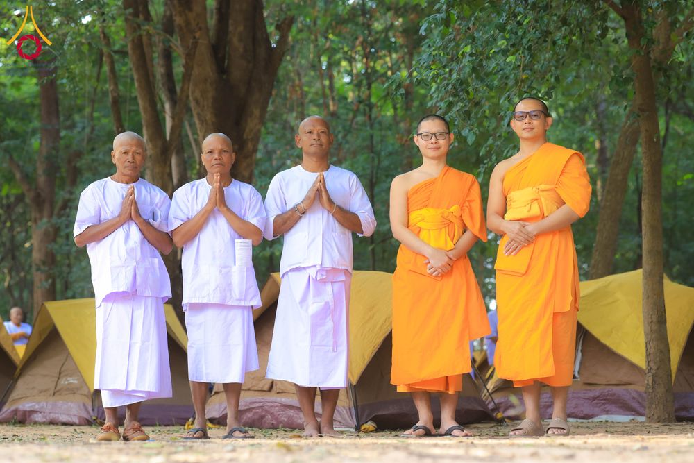 ภาพ No.285578:วันที่ 26-30  พฤศจิกายน พ.ศ. 2568  กิจกรรมสวดมนต์ นั่งสมาธิ ฟังธรรม ของนาคธรรมทายาท ในโครงการบวชบูชาธรรมมหาปูชนียาจารย์  ณ ศูนย์ปฏิบัติธรรมบุรีรัมย์ จ.บุรีรัมย์