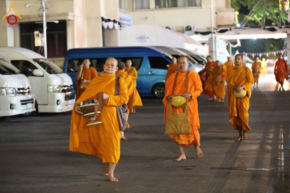 ภาพ No.310256:วันอาทิตย์ที่ 15 กุมภาพันธ์ พ.ศ. 2569 ตักบาตรพระ 1,000 รูป เมืองตรัง ปีที่ 2 ณ ลานพระบรมราชานุสาวรีย์ รัชกาลที่ 5 (หน้าศาลจังหวัดตรัง)อ.เมือง จ.ตรัง