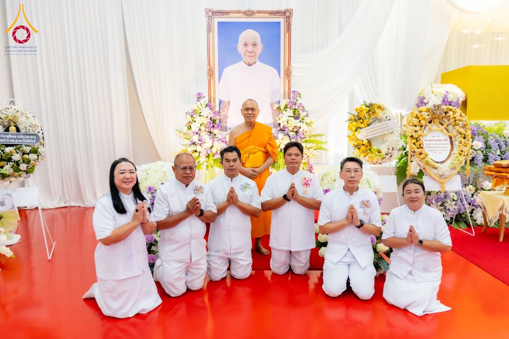 ภาพ No.316170:วันเสาร์ที่ 28 มีนาคม พ.ศ. 2569 พิธีบำเพ็ญกุศล คุณพ่อณรงค์ จินตมากุล  สิริอายุ 99 ปี 11 เดือน โยมบิดา พระครูปลัดรัตนวีรวัฒน์ (รังสฤษดิ์ อิทฺธิจินตโก) ที่ปรึกษาเจ้าคณะจังหวัดปทุมธานี เจ้าอาวาสวัดพระธรรมกาย  ณ ห้องปลูกศรัทธา 2 วัดพระธรรมกาย ปทุมธานี