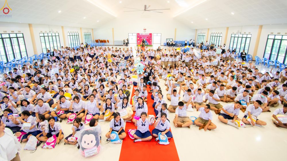 ภาพ No.283967:วันที่ 18 พฤศจิกายน พ.ศ. 2568 พิธีทอดกฐินสามัคคีทั่วไทย 30,000 วัด  โดยคณะศิษยานุศิษย์ บูชาธรรม 81 ปี  หลวงพ่อธัมมชโย  ณ วัดสวายสอ จ.บุรีรัมย์