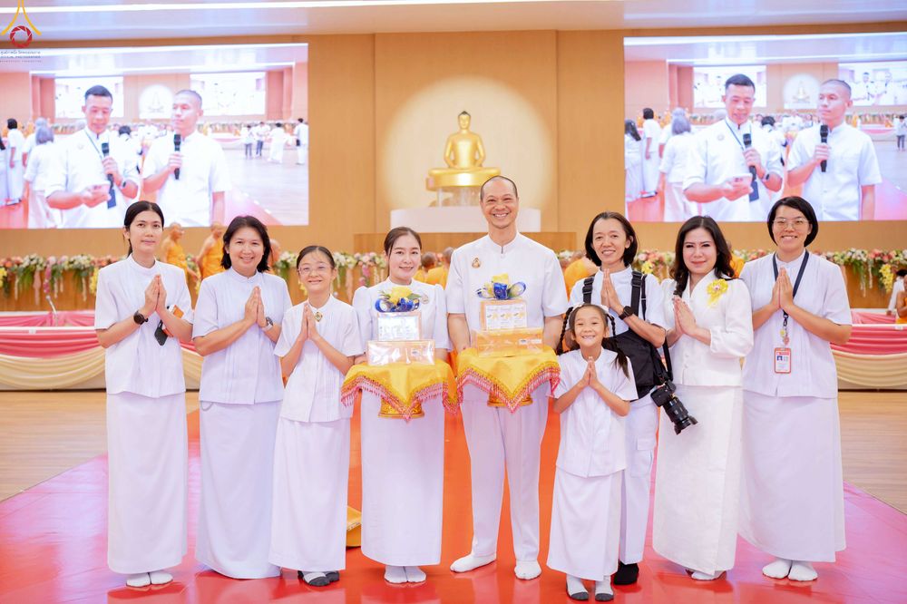 ภาพ No.343525:วันที่ 16 สิงหาคม พ.ศ.2569 พิธีถวายคิลานเภสัช และอุปกรณ์ทางการแพทย์ ณ ห้องแก้วสารพัดนึก2 วัดพระธรรมกาย