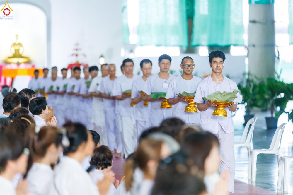 ภาพ No.333445:วันอาทิตย์ที่ 7 มิถุนายน พ.ศ.2569 พิธีตัดปอยผมและปลงผมนาคธรรมทายาท โครงการบรรพชาและอุปสมบทหมู่ธรรมทายาท รุ่นผู้บริหาร รุ่นที่ 16 ณ วิหารคด 11 วัดพระธรรมกาย