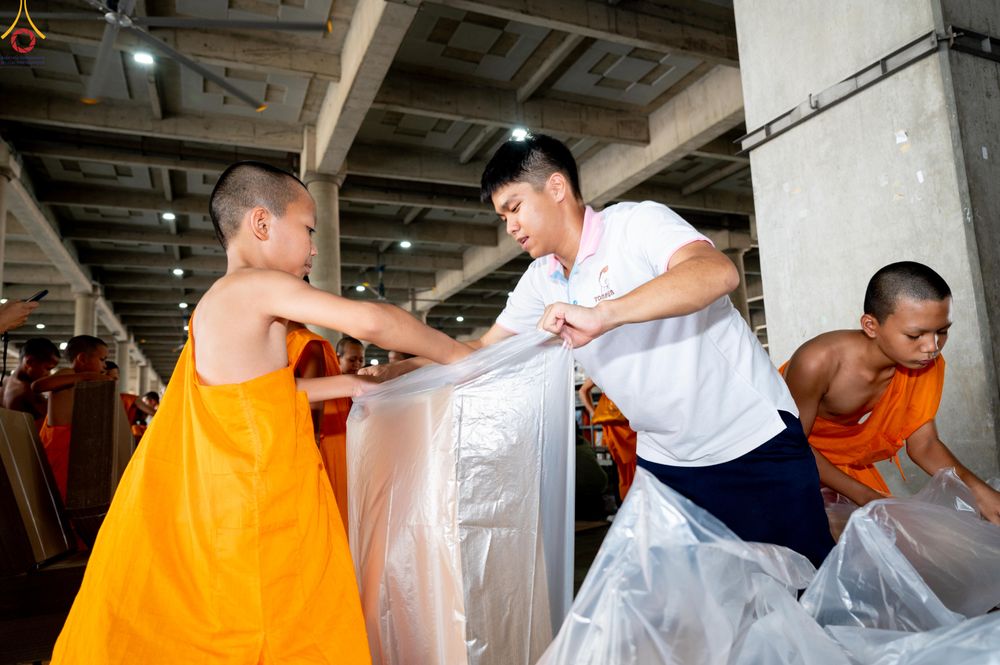 ภาพ No.322235:วันที่ 14 เมษายน พ.ศ.2569 การเตรียมแผ่นรองนั่ง เพื่องานถวายมหาสังฆทาน 40,000 กว่าวัดทั่วประเทศ วันคุ้มครองโลก 22 เมษายน พ.ศ.2569 วัดพระธรรมกาย