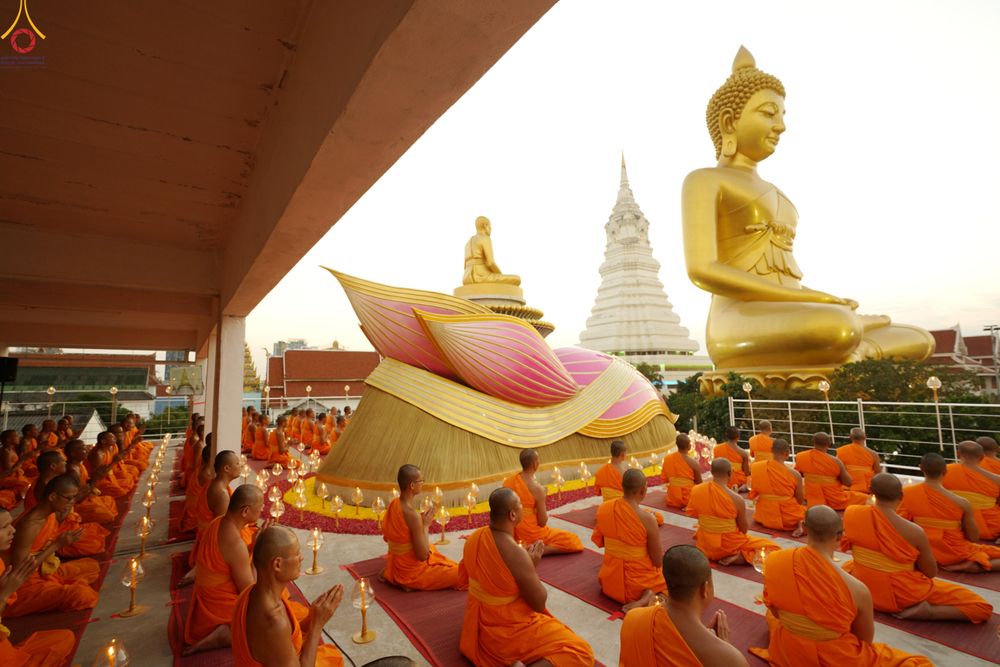 ภาพ No.302881:วันที่ 24 มกราคม พ.ศ. 2569 พิธีจุดประทีปธรรมถวายเป็นพุทธบูชา  และบูชาธรรมมหาปูชนียาจารย์  ณ อาคารธรรมยาตรา กตัญญูบูชามหาปูชนียาจารย์  ตรงข้ามวัดปากน้ำภาษีเจริญ จ.กรุงเทพมหานคร ในโครงการธรรมยาตรา กตัญญูบูชา มหาปูชนียาจารย์ พระมงคลเทพมุนี(สด จนฺทสโร) พระผู