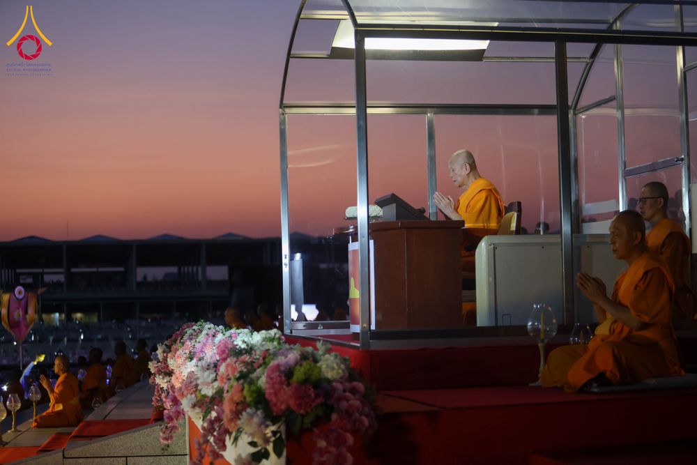 ภาพ No.312190:วันอังคารที่ 3 มีนาคม พ.ศ.2569 พิธีเวียนประทักษิณและจุดมาฆประทีป ณ ลานธรรมพระมหาธรรมกายเจดีย์ วัดพระธรรมกาย