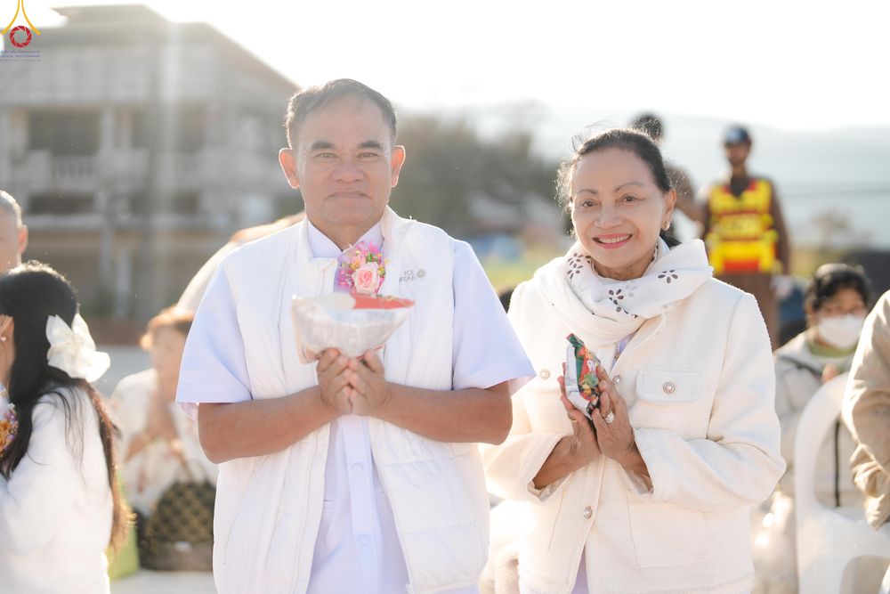 ภาพ No.281401:วันเสาร์ที่ 27 ธันวาคม พ.ศ.2568 พิธีตักบาตรพระ ๑,๐๐๐ รูป   เพื่อความเป็นสิริมงคลแก่ชีวิตและแผ่นดินไทย  มหากุศลครั้งยิ่งใหญ่แห่งปี ส่งท้ายปีเก่า ต้อนรับปีใหม่  ณ ถนนหน้าที่ว่าการอำเภอภูเรือ จังหวัดเลย