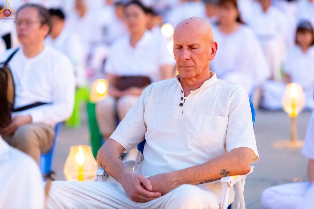 ภาพ No.307959:วันที่ 31 มกราคม พ.ศ. 2569 พิธีจุดประทีปธรรมถวายเป็นพุทธบูชา  และบูชาธรรมมหาปูชนียาจารย์ (ภาพชุดที่ 3) ณ วัดพระธรรมกาย ปทุมธานี ในโครงการธรรมยาตรา กตัญญูบูชา มหาปูชนียาจารย์ พระมงคลเทพมุนี(สด จนฺทสโร) พระผู้ปราบมาร อนุสรณ์สถาน 7 แห่ง ปีที่ 14