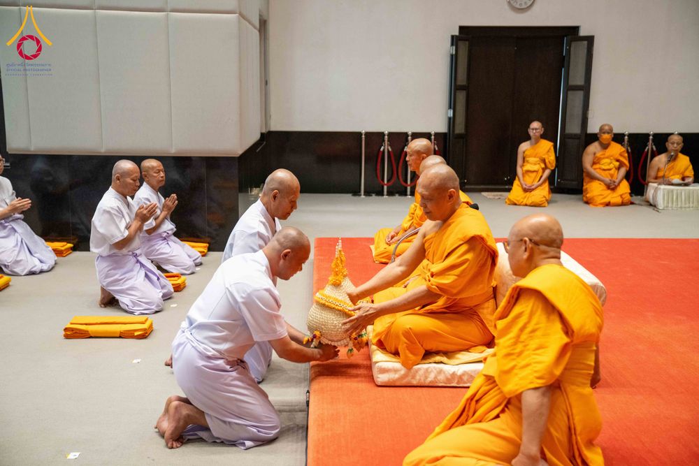 ภาพ No.298196:วันเสาร์ที่ 17 มกราคม พ.ศ. 2569 พิธีบรรพชาอุปสมบท โครงการอุปสมบทหมู่ บูชาธรรมครบ 117 ปี คุณยายอาจารย์มหารัตนอุบาสิกาจันทร์ ขนนกยูง  ณ อุโบสถพระไตรปิฎก วัดพระธรรมกาย