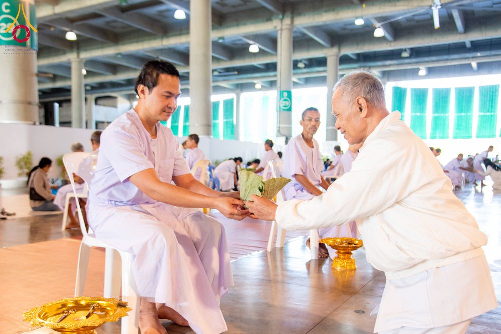 ภาพ No.293631:วันที่ 10 มกราคม พ.ศ. 2569 พิธีปลงผมธรรมทายาทบูชาธรรม 117  ปี คุณยายอาจารย์ฯ ณ วิหารคด วัดพระธรรมกาย ปทุมธานี