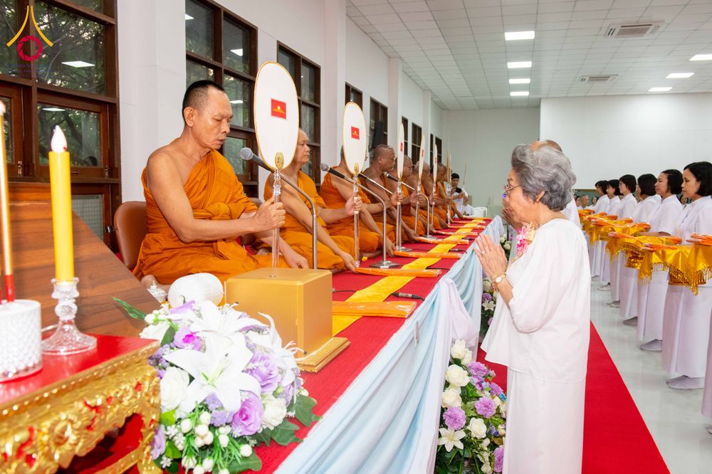 ภาพ No.315852:วันพฤหัสบดีที่ 26 มีนาคม พ.ศ. 2569 พิธีบำเพ็ญกุศล คุณพ่อณรงค์ จินตมากุล  สิริอายุ 99 ปี 11 เดือน โยมบิดา พระครูปลัดรัตนวีรวัฒน์ (รังสฤษดิ์ อิทฺธิจินตโก) ที่ปรึกษาเจ้าคณะจังหวัดปทุมธานี เจ้าอาวาสวัดพระธรรมกาย  ณ ห้องปลูกศรัทธา 2 วัดพระธรรมกาย ปทุมธานี