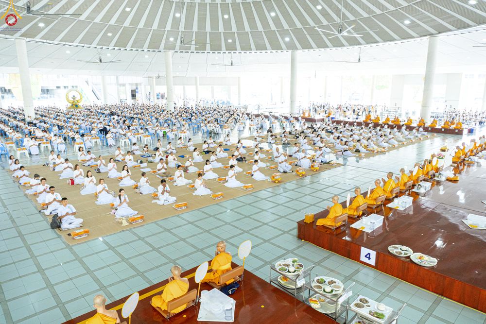 ภาพ No.317577:วันพฤหัสบดีที่ 2 เมษายน พ.ศ.2569 พิธีบุพเปตพลี ครั้งที่ 180 ณ หอฉันคุณยายอาจารย์ฯ วัดพระธรรมกาย