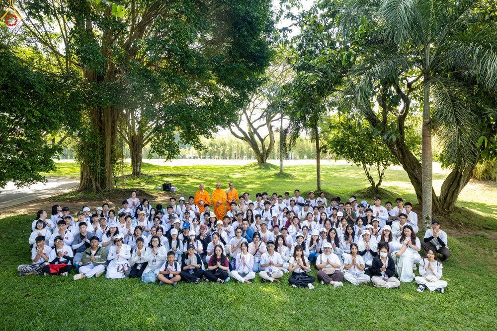 ภาพ No.330071:วันที่ 27-29 พฤษภาคม พ.ศ.2569 MBMI Tangerang (Majelis Agama Buddha Mahanikaya) ได้มีการเตรียมงานเพื่อจัดงานวิสาขบูชานานาชาติ  ชึ่งในงานจะมีการจุดประทีปโคมลาน โคมลอย กว่า 20,000 ดวง  เพื่อน้อมถวายเป็นพุทธบูชา และเพื่อเป็นการกระชับสัมพันธมิตรภาพ