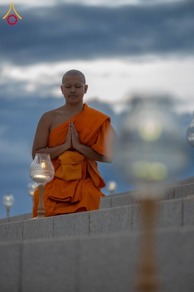 ภาพ No.345772:วันพฤหัสบดีที่ 27 สิงหาคม พ.ศ.2569 พิธีจุดประทีป เนื่องในวันธรรมชัย ณ วัดพระธรรมกาย ปทุมธานี