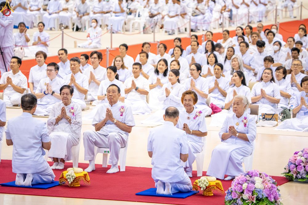ภาพ No.327041:วันอาทิตย์ที่ 3 พฤษภาคม พ.ศ.2569 พิธีขอขมาอุบาสกบวชอุทิศชีวิต ณ ห้องแก้วสารพัดนึก 1 วัดพระธรรมกาย