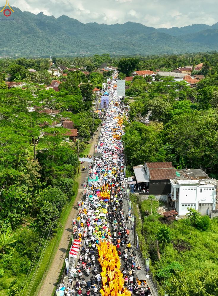 ภาพ No.331756:วันอาทิตย์ที่ 31 พฤษภาคม พ.ศ. 2569 การเดินขบวนพาเหรดงานเฉลิมฉลอง เทศกาลวิสาขบูชานานาชาติ ประเทศอินโดนีเซีย