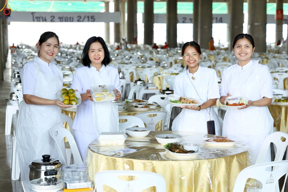 ภาพ No.323714:วันที่ 22 เมษายน พ.ศ.2569(วันคุ้มครองโลก) งานถวายมหาสังฆทาน 40,000 กว่าวัดทั่วประเทศ คณะสงฆ์ฉันภัตตาหารเพล