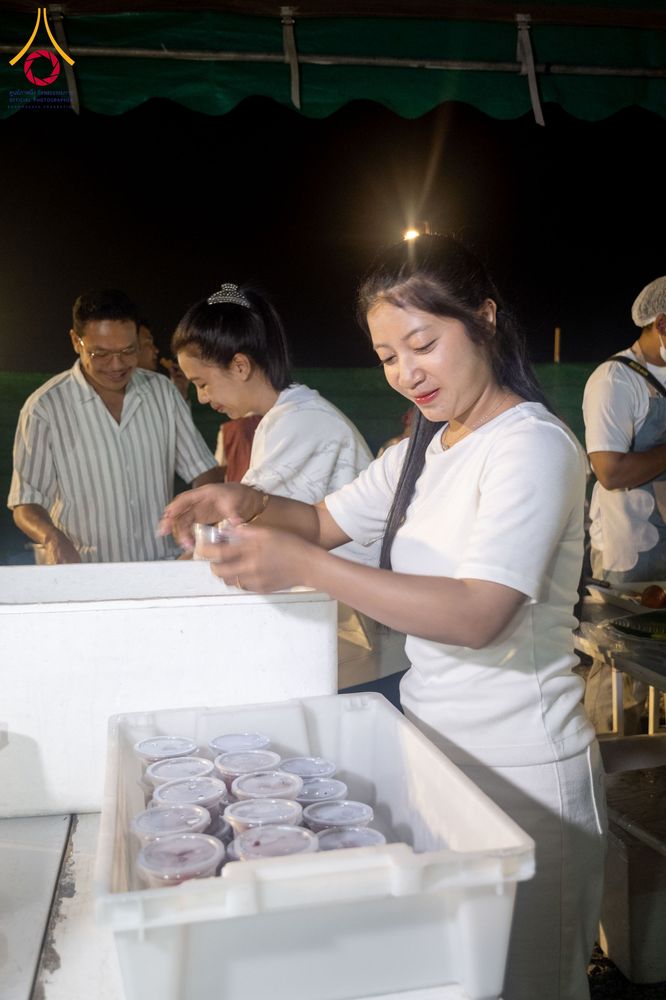 ภาพ No.297817:วันที่ 19 มกราคม พ.ศ. 2569 พิธีถวายภัตตาหารเป็นสังฆทาน แด่พระธรรมยาตรา ณ อนุสรณ์สถานบางปลา วัดบางปลา อำเภอบางเลน จังหวัดนครปฐม ในโครงการธรรมยาตรา กตัญญูบูชา มหาปูชนียาจารย์ พระมงคลเทพมุนี(สด จนฺทสโร) พระผู้ปราบมาร อนุสรณ์สถาน 7 แห่ง ปีที่ 14