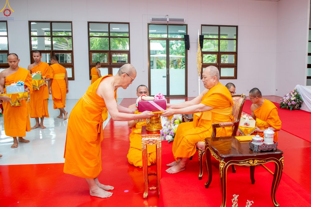 ภาพ No.342978:วันอาทิตย์ที่ 9 สิงหาคม พ.ศ.2569 พิธีมอบพัด ตั้งฐานานุกรม พระราชภาวนาวชิรวิเทศ วิ. ณ ห้องอาคารปลูกศรัทธา 2 วัดพระธรรมกาย