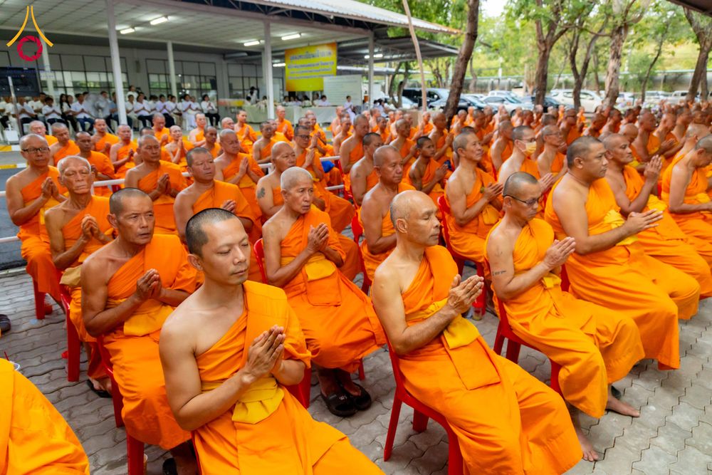 ภาพ No.316112:วันศุกร์ที่ 27 มีนาคม พ.ศ. 2569 พิธีบำเพ็ญกุศล คุณพ่อณรงค์ จินตมากุล  สิริอายุ 99 ปี 11 เดือน โยมบิดา พระครูปลัดรัตนวีรวัฒน์ (รังสฤษดิ์ อิทฺธิจินตโก) ที่ปรึกษาเจ้าคณะจังหวัดปทุมธานี เจ้าอาวาสวัดพระธรรมกาย  ณ ห้องปลูกศรัทธา 2 วัดพระธรรมกาย ปทุมธานี