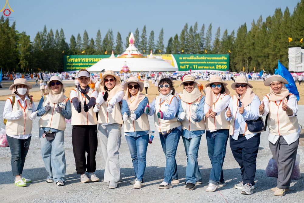 ภาพ No.300642:ภาพเบื้องหลังอาสาสมัครรวมใจ ชุดที่ 3 ในโครงการธรรมยาตรา กตัญญูบูชา มหาปูชนียาจารย์ พระมงคลเทพมุนี(สด จนฺทสโร) พระผู้ปราบมาร อนุสรณ์สถาน 7 แห่ง ปีที่ 14