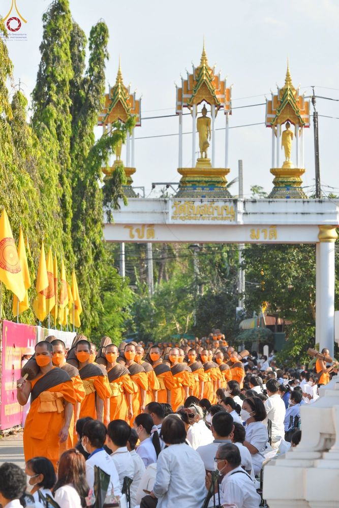 ภาพ No.72276:พิธีต้อนรับพระธรรมยาตรา ในโครงการธรรมยาตรากตัญญูบูชา มหาปูชนียาจารย์ พระมงคลเทพมุนี(สด จนฺทสโร) พระผู้ปราบมาร อนุสรณ์สถาน 7 แห่ง ปีที่ 11 วันที่ 18 มกราคม พ.ศ. 2566 ณ อนุสรณ์สถานลำดับที่ 4 สถานที่เกิดด้วยกายธรรม วัดโบสถ์ (บน) บางคูเวียง อ.บางกรวย จ.นนทบุ