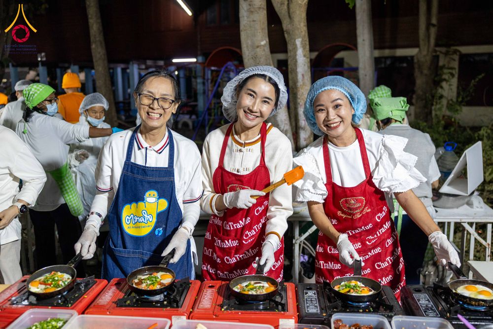 ภาพ No.293820:วันที่ 14 มกราคม พ.ศ. 2569  พิธีถวายภัตตาหารเป็นสังฆทาน แด่พระธรรมยาตรา  ณ วัดสองพี่น้อง ต.ต้นตาล อ.สองพี่น้อง จ.สุพรรณบุรี  ในโครงการธรรมยาตรา กตัญญูบูชา มหาปูชนียาจารย์  พระมงคลเทพมุนี(สด จนฺทสโร) พระผู้ปราบมาร  อนุสรณ์สถาน 7 แห่ง ปีที่ 14